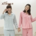 Xinfengwu nhung mỏng mùa thu và mùa đông đồ ngủ mới dành cho phụ nữ cổ chữ V màu sắc ấm áp và bộ đồ phục vụ tại nhà nhung có thể mặc bên ngoài - Cặp đôi