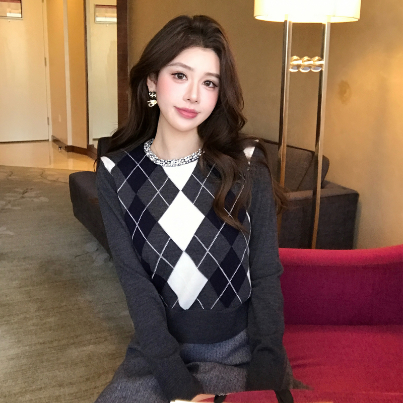 Org Yangzi 100% Wool Jung Soo-Yeon Style Miu Series Black and Gray Diamond-Shaped Round Neck Rhinestone Slimming Top Sweater W