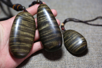 Gold silk Nan handle piece gloomy wood leaf Zhen Nan log ebony green material pendant Water ripple pendant keychain