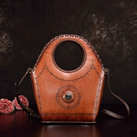 Коричневый