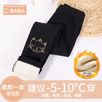 Бархат с головой черной кошки