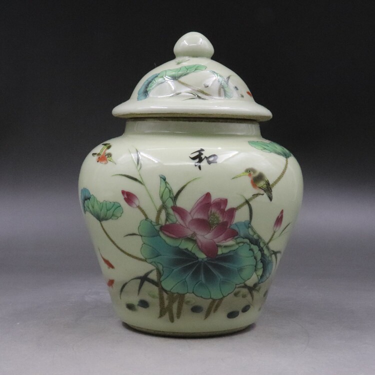 Qingyong Positive Year Powder Color Lotus General Pot Tea Leaves Jar Ancient Play Antique Antique Porcelain Home Swing Accessories Collection