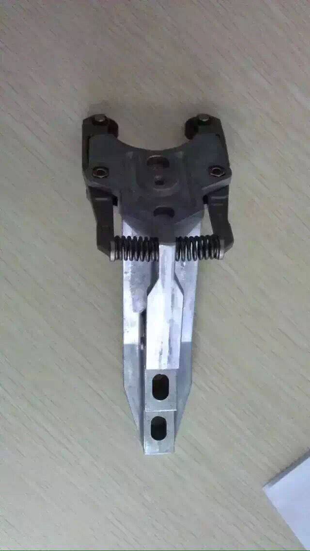 FANUC FANUC drill attack machine knife card small yellow machine knife clip 14 21 knife clip aluminum knife and fork