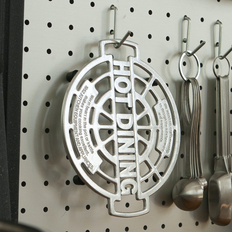 Native Taiwan {retro cast aluminum pan rack} Japan dulton metal heat insulation frame kitchen wok cushion anti-scalding aluminum alloy