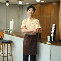 Желтая рубашка, фартук