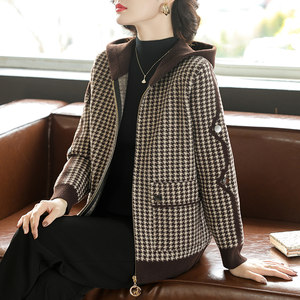 Middle-Aged Mother's Autumn Houndstooth Coat, Stylish 2026 New Model, Middle-Aged and Elderly Women's Spring and Autumn Hooded Top