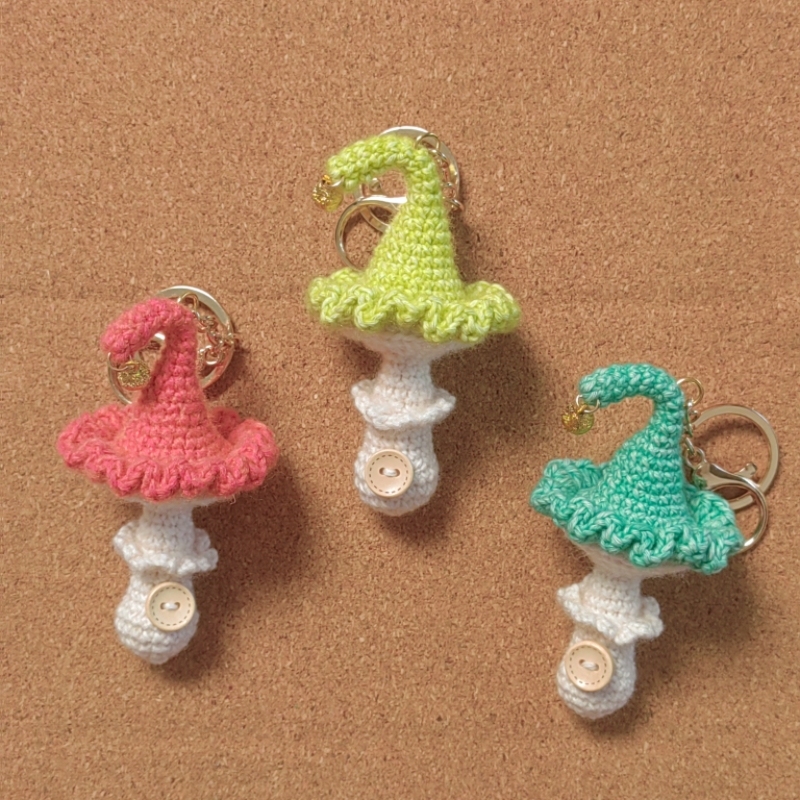 Finished Hand-Knitted Forest-Style Yarn Mushroom Pendant Magic Elf Witch Hat Poisonous Mushroom Keychain Finished Hand-Knitted Forest-Style Yarn Mushroom Pendant Magic Elf Witch Hat Poisonous Mushroom Keychain