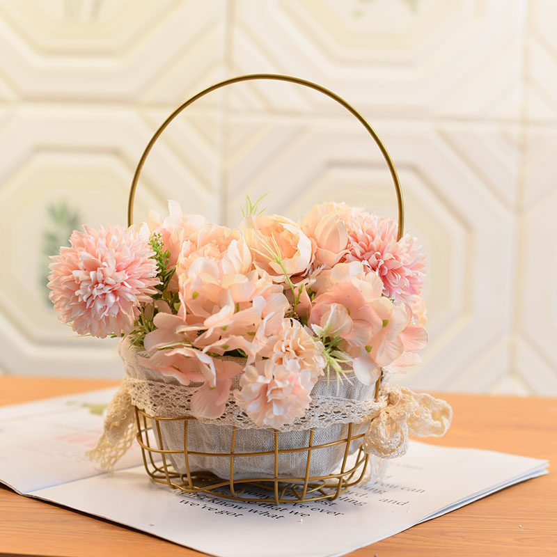 Metal Mini Flower Basket Portable Flower Arrangement Flower Dried Flower Vase Wrought Iron Woven Gold-plated Flower Basket Material Desktop Placement