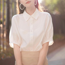 JOIMIFU has clear and crisp lines a well-fitting style a style that doesn’t choose the person or the occasion.