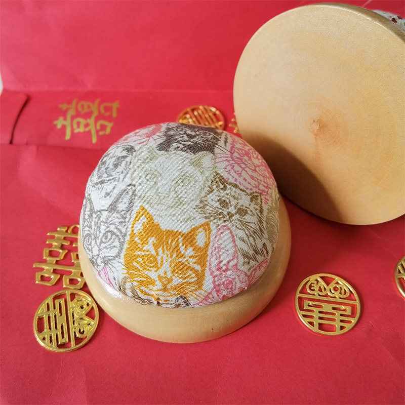 Cross embroidered cloth art diy sewing tool small black clamp bag solid wood log base needle socket needle ball