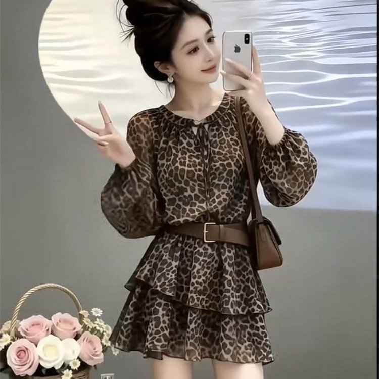 Retro Leopard Print Long-Sleeved Dress for Women, New Autum Design, Waist Slimming Cake Skirt, Holiday Style A-Line Skirt