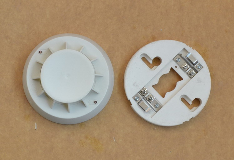 Guotai Ian Point Temperature Induction Fire Detector JTW - ZOM - GW601W Guo TAI AWIN sensing detector
