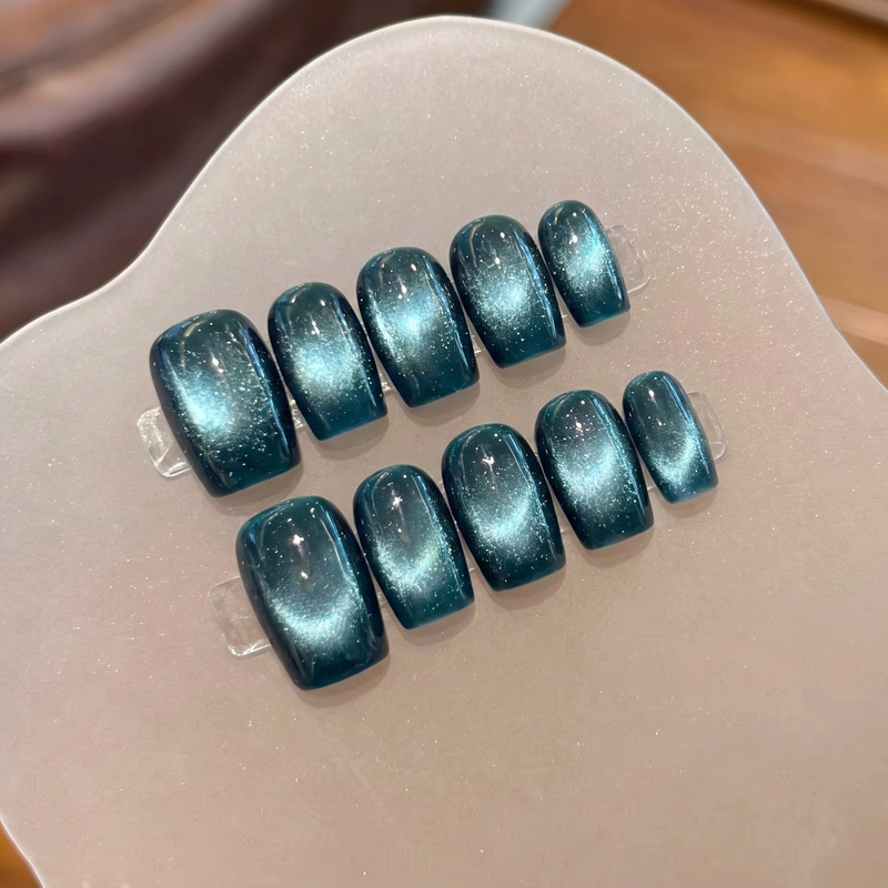 Ice-Clear Dark Green Gradient Cat-Eye Press-On Nails, Handmade Short Square Nails, Cool and Elegant, Brightening Fake Nail Patches