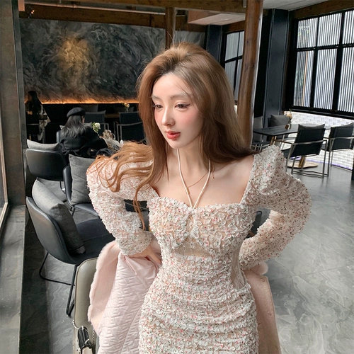 Весеннее элегантное платье, по фигуре, рукава фонарики, квадратный вырез