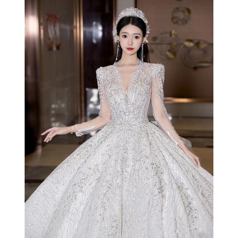 Свадебное платье 2025 new bride из основной пряжи с длинными рукавами и V-образным вырезом, французская высококачественная текстура, маленькое ретро-легкое роскошное платье с большим хвостом