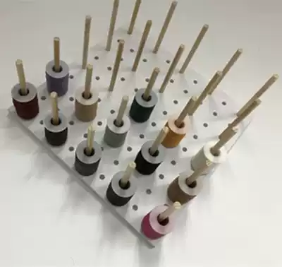 Small coil thread Household thread rack Fabric sewing thread tool rack Solid wood desktop storage put-on shelf pagoda thread