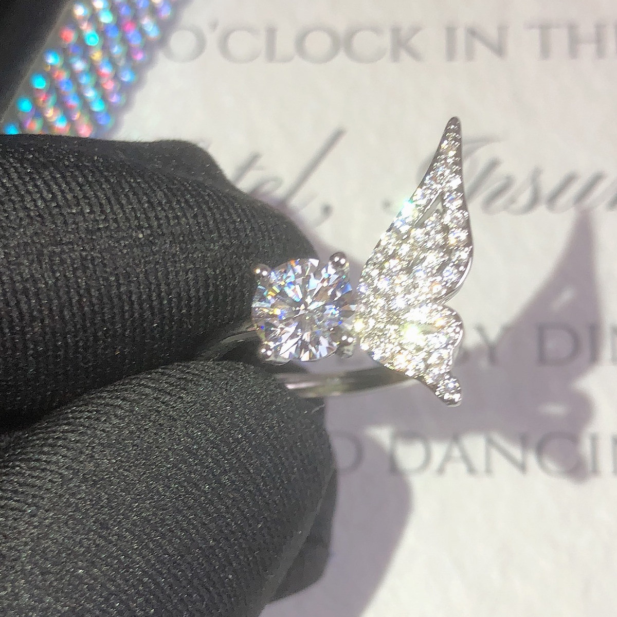 Marry Overseas Custom Right Wing Angel Wing Ring 1 0Ct Imitation Moissanite Minority Full Diamond Female Engagement Ring