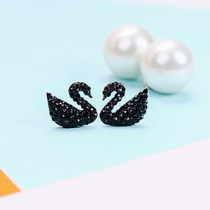 Mariluria S925 silver needle inlaid with mosaics New Gabo small crowned Black Swan ear nail streaming SuKorean version of pearl earrings