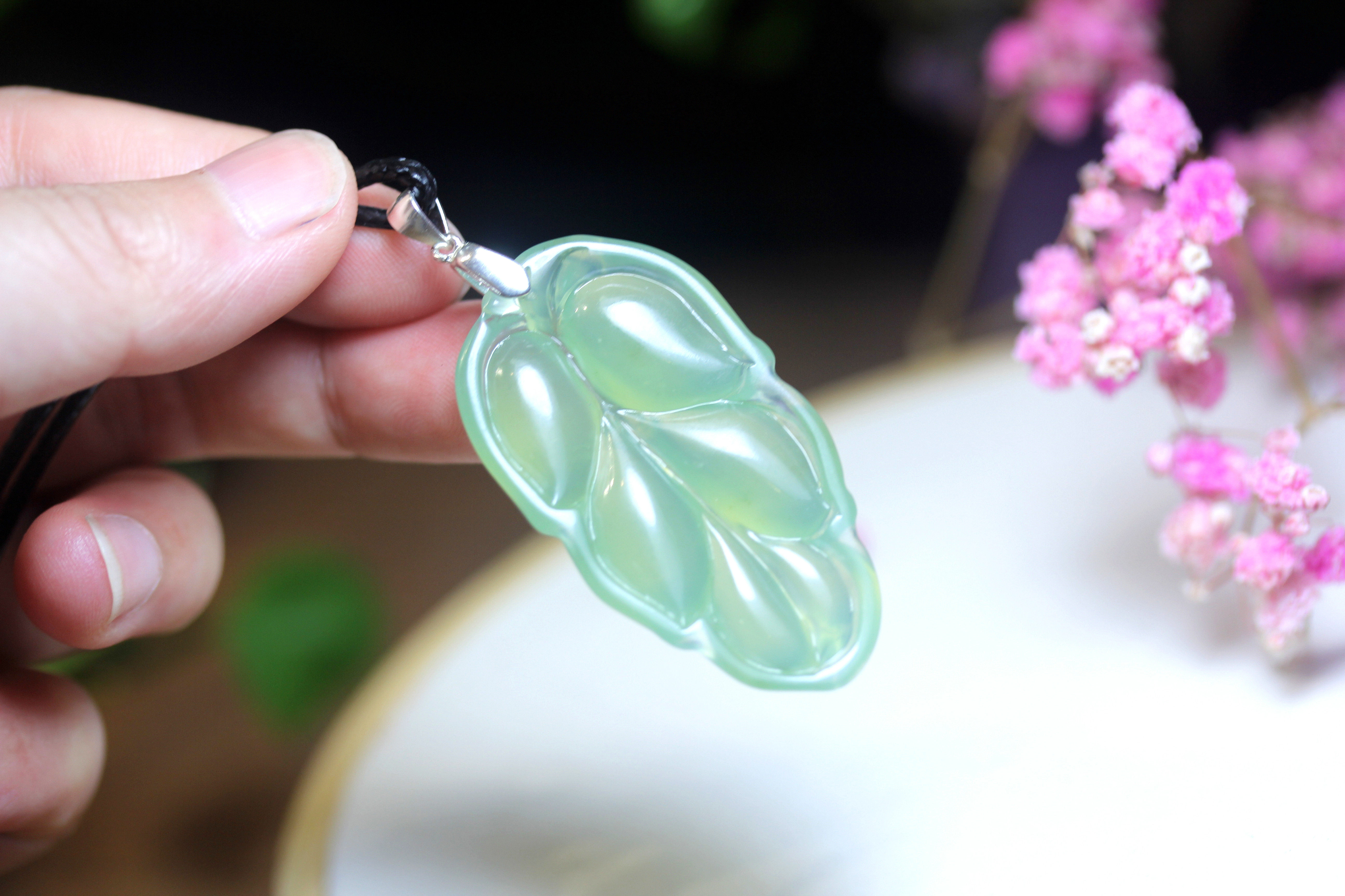 金枝玉葉】岫玉 葉っぱネックレス | アイスジェイドペンダント 