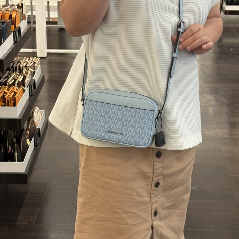 New Michael Kors Mk Women's Bag, New Travel Camera Bag, Small Size, Solid Color, Single Shoulder Crossbody Bag