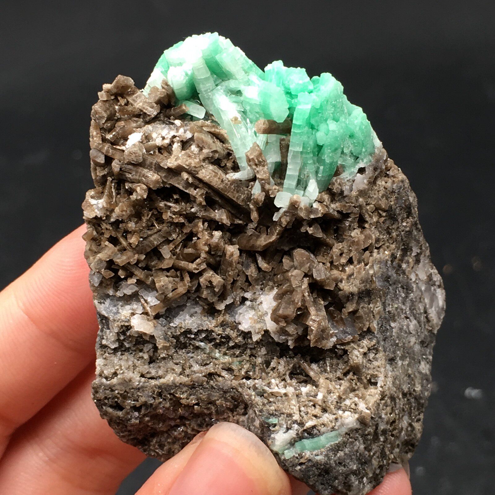 Rare variety brown beryl green emerald natural mineral crystal specimen strange stone ornament collection