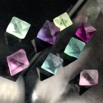 Natural octahedral fluorite rough mineral crystal specimen address science teaching ornaments distribution box random