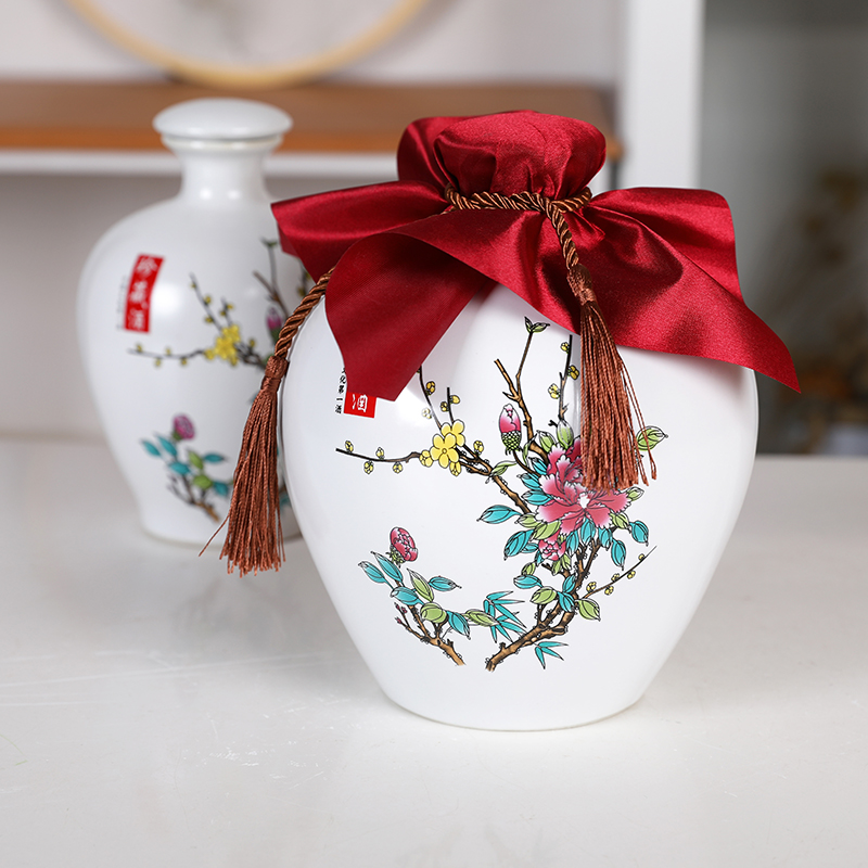 Jingdezhen ceramic seal small bottle 1 catty 2 jins 5 jins of 10 jins blank hip household gifts jar casks