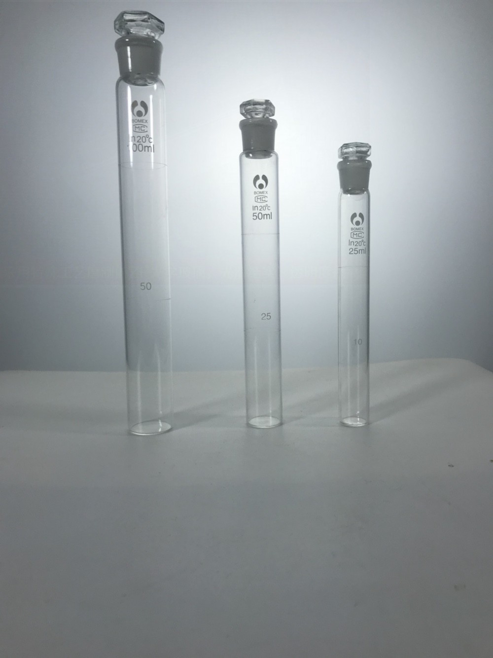 玻璃具塞比色管 纳氏比色管10 25 50 100ml 包邮
