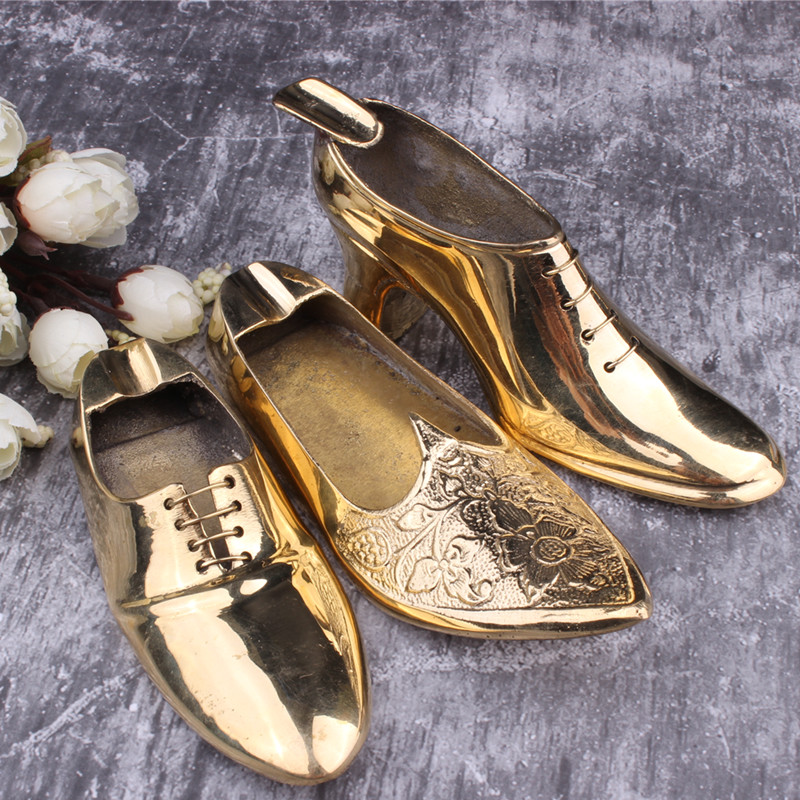 Handmade bronzer styling brass Ashtray Hand Art Hook shoes Tobacco Cylinders Metal Copper Retro Cigarette