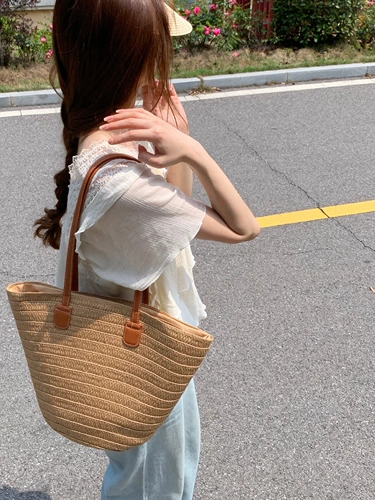 Соломенная вместительная и большая пляжная плетеная сумка через плечо