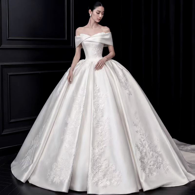 One-Shoulder Satin Main Wedding Dress 2026 New Style Bride High-End Palace Style Slimming Light Luxury Arm-Covering Bridal Gown