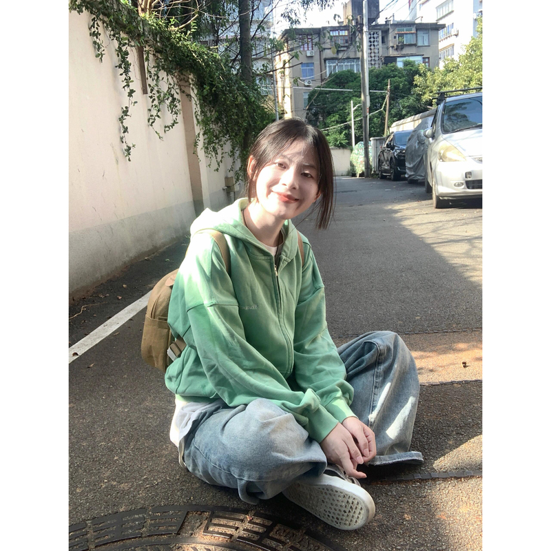 Korean-Style Washed Vintage Green Hooded Cardigan Sweatshirt for Women, Autumn 2026 New Design Chic Versatile Jacket
