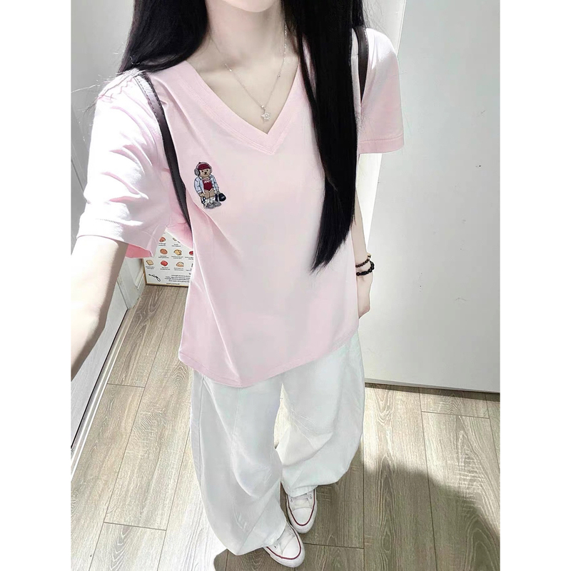 2026 New Style Bear Embroidery Pink Short-Sleeved T-Shirt for Women, Summer Design, Niche, Loose, Slimming V-Neck Top 2026 New Style Bear Embroidery Pink Short-Sleeved T-Shirt for Women, Summer Design, Niche, Loose, Slimming V-Neck Top