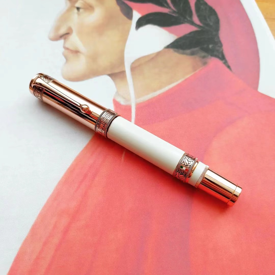 Italian Aurora Aurora pen but Tintin series green black blue gold tip piston Renaissance