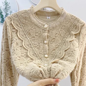 Stand-up collar fungus lace plus velvet lace bottoming shirt for women, loose shirt that looks slim and covers the flesh, small fragrance, thickened and warm in winter