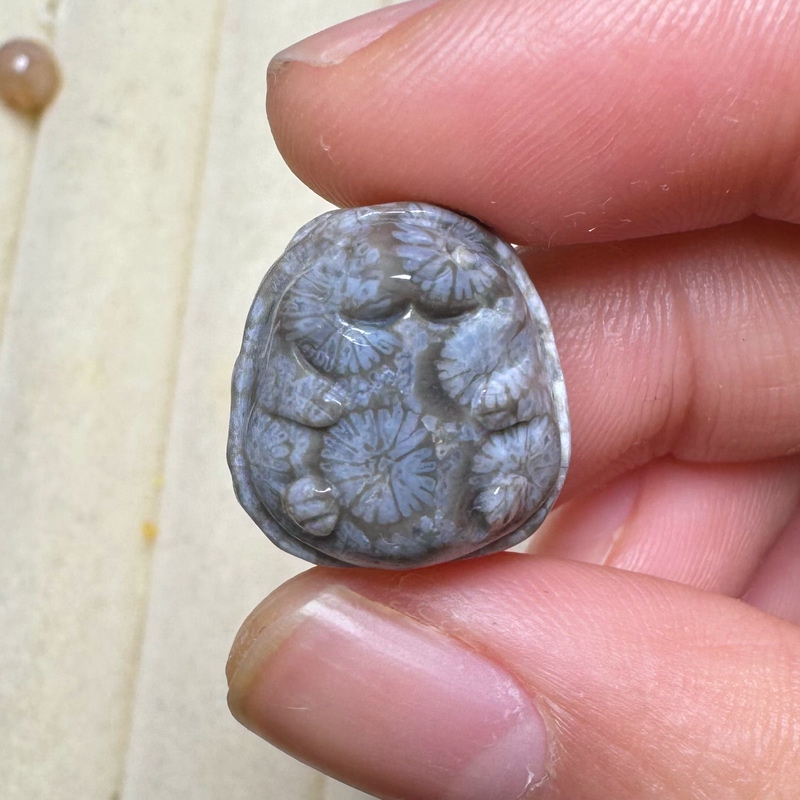 Natural Coral Jade Black Daisy Flower Hedgehog Bracelet with Through-Hole