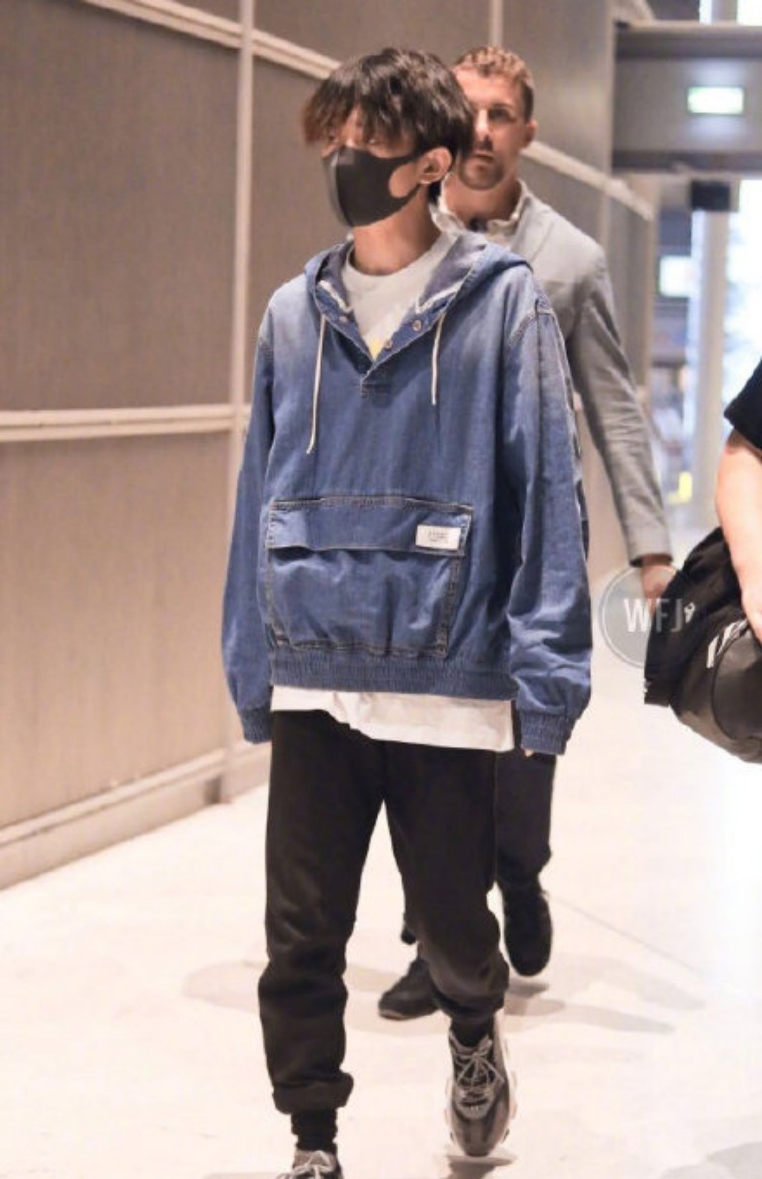 Đầu thu Yi Qian ngàn sân bay với cùng một đoạn áo len trùm đầu màu xanh áo hoodie nam và nữ quần jeans áo khoác túi lớn áo khoác đẹp trai - Cực lớn quần nam đẹp