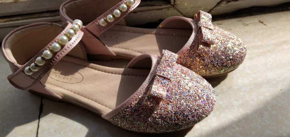 女童水晶公主凉鞋选哪个好？使用后测评