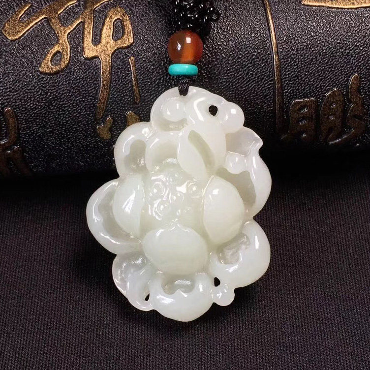Hetian jade pendant Small jade pendant Pendant White jade rose jade pendant Female natural flower rich jade