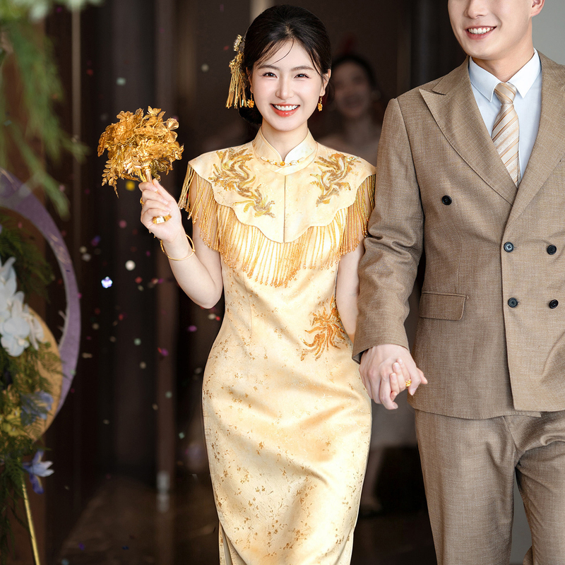 New Chinese-Style Golden Cheongsam, Stunning Engagement Dress, High-End Wedding Toast Dress, Bridal Morning Gown, Homecoming Banquet Attire New Chinese-Style Golden Cheongsam, Stunning Engagement Dress, High-End Wedding Toast Dress, Bridal Morning Gown, Homecoming Banquet Attire