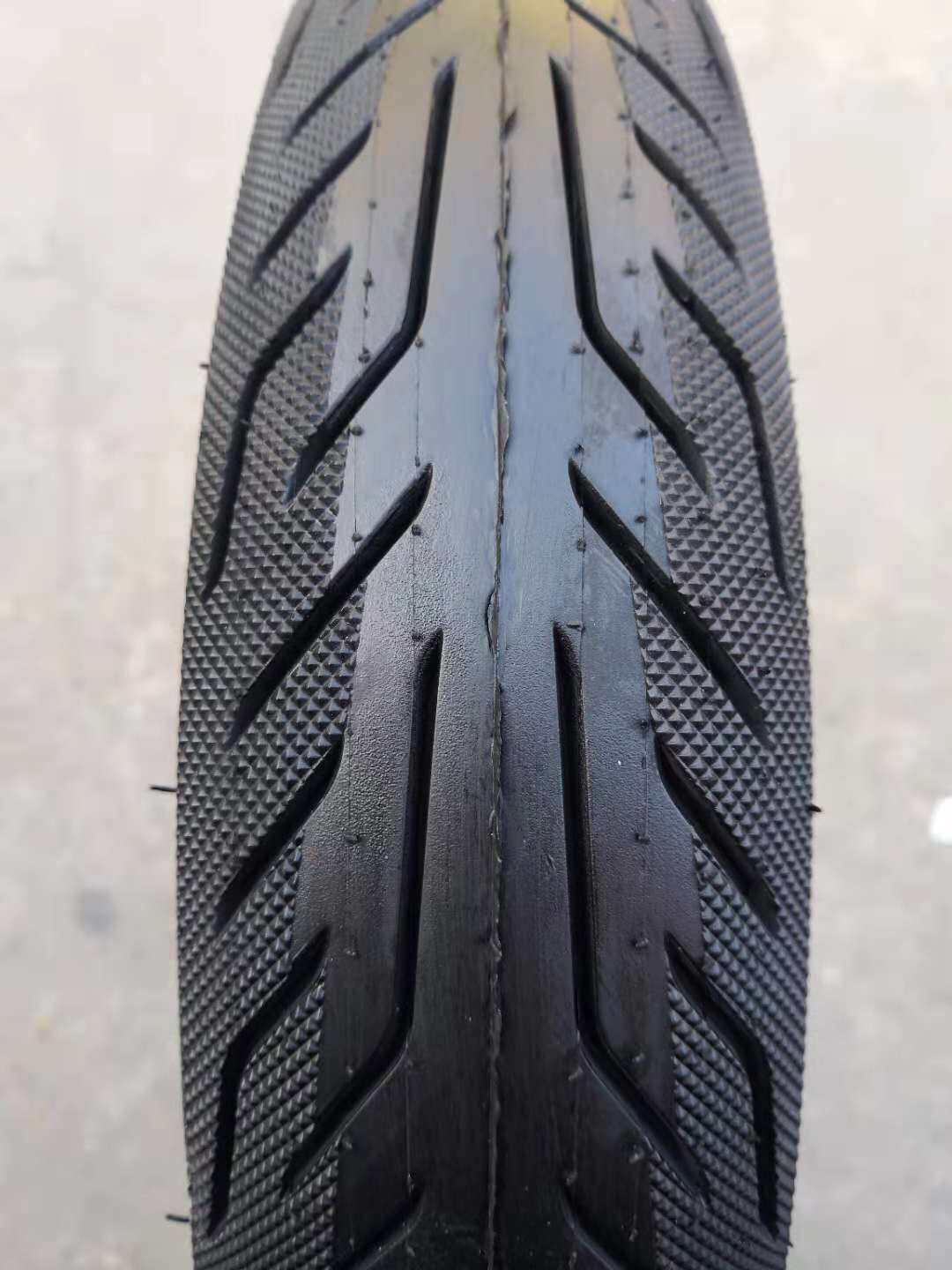 A 14-2-5 vacuum tire in Chaoyang