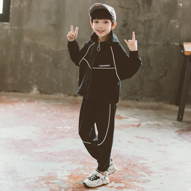 Boys suits 2022 spring and autumn new fashion sports big boy Western style children's casual hooded two-piece trend
