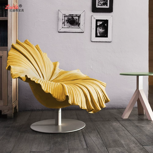 Дизайнерский современный и минималистичный диван для отдыха, в цветочек