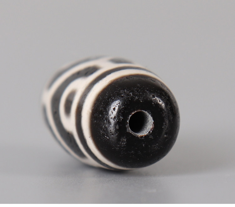 Украшения на руку 西藏六瓣莲花天珠 长寿天珠 藏传佛珠念珠手串配珠项链吊坠配饰