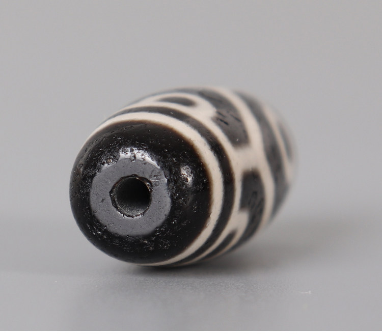 Украшения на руку 西藏六瓣莲花天珠 长寿天珠 藏传佛珠念珠手串配珠项链吊坠配饰