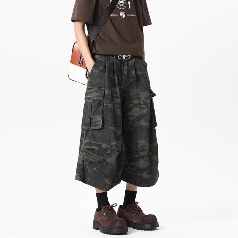American High Street Camouflage Workwear Denim Shorts for Men, Summer Loose Wide-Leg Street Style Casual Cropped Pants
