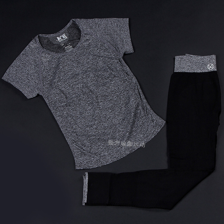 Yoga quần áo mùa xuân và mùa hè chạy quần thể thao T-Shirt của phụ nữ phù hợp khô nhanh ngắn tay phòng tập thể dục quần áo thể dục hai mảnh bộ quần áo gió the thao nam mùa đông