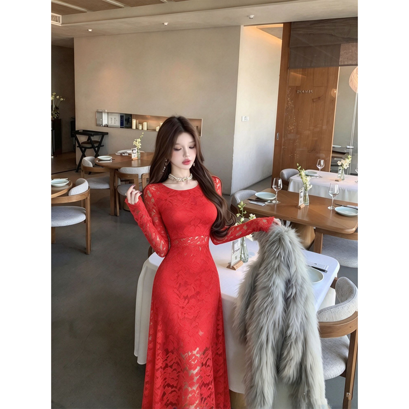 Atmospheric Red Lace Dress with Round Neck, Long Sleeves, Cut-Out Waist, Slim Fit, Large Hem, Fairy-Style Dress for Parties Atmospheric Red Lace Dress with Round Neck, Long Sleeves, Cut-Out Waist, Slim Fit, Large Hem, Fairy-Style Dress for Parties