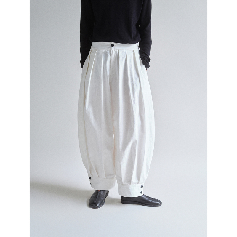 Dotdotdot Multi-Pleated Wide-Brimmed Two-Button Elastic Waist Retro Scimitar Casual Pants Dotdotdot Multi-Pleated Wide-Brimmed Two-Button Elastic Waist Retro Scimitar Casual Pants