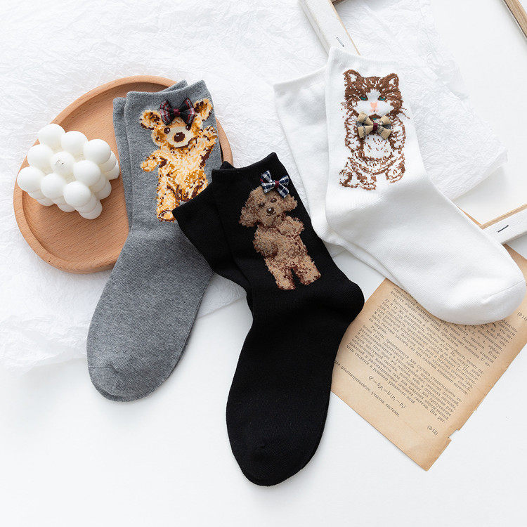 Black Sox Children's Chains Chaochio Socks Han Version Small Bear Short Barrel Autumn Winter Student College Wind JK Women Socks Accessories